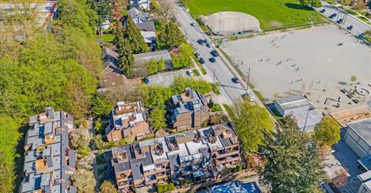 3295 Mountain Highway, North Vancouver, BC, V7K 2H4 - 21