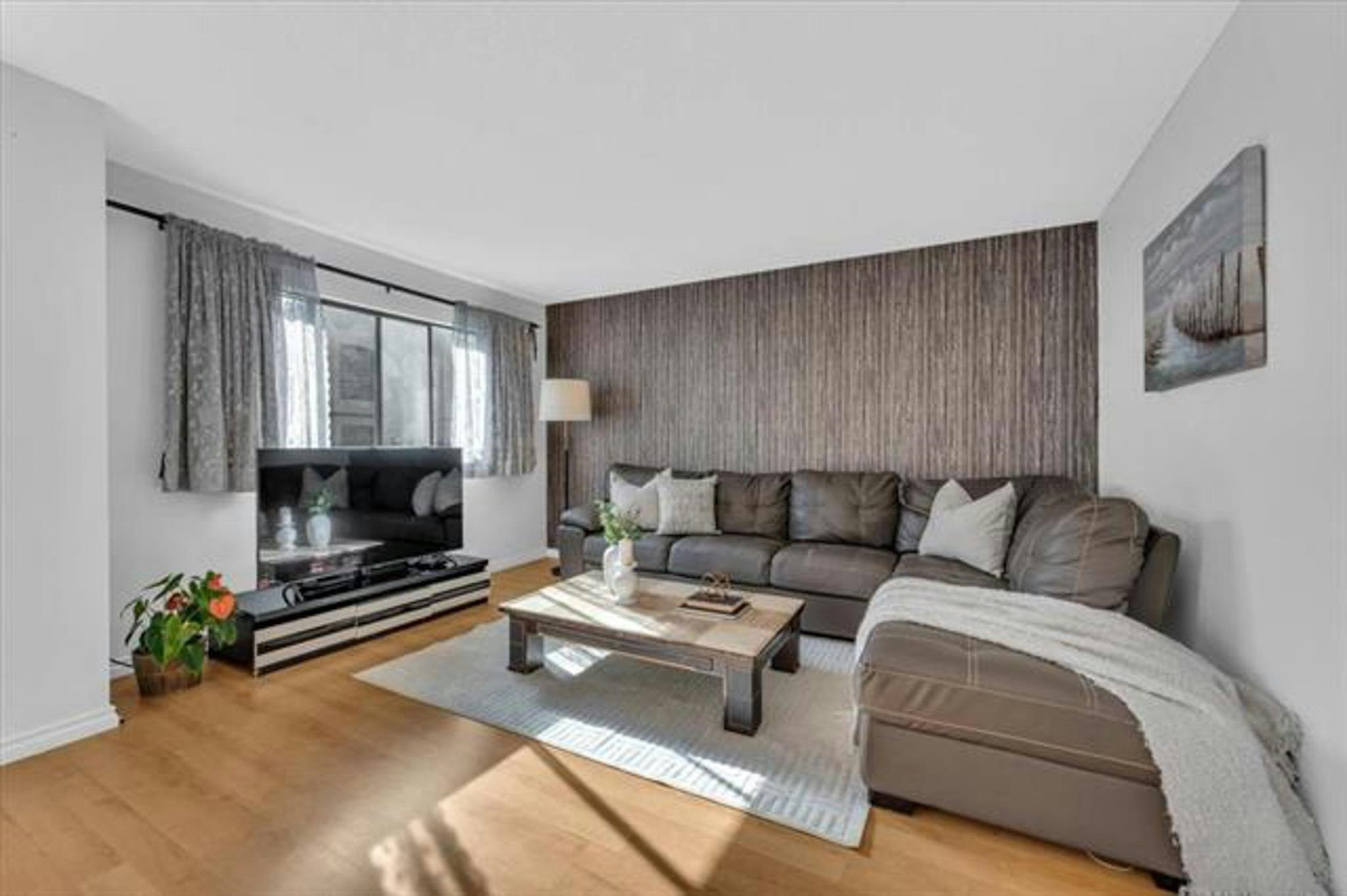 3295 Mountain Highway, North Vancouver, BC, V7K 2H4 - 5