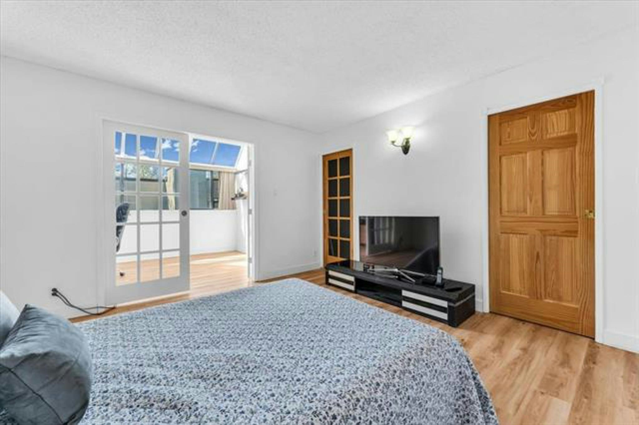 3295 Mountain Highway, North Vancouver, BC, V7K 2H4 - 11