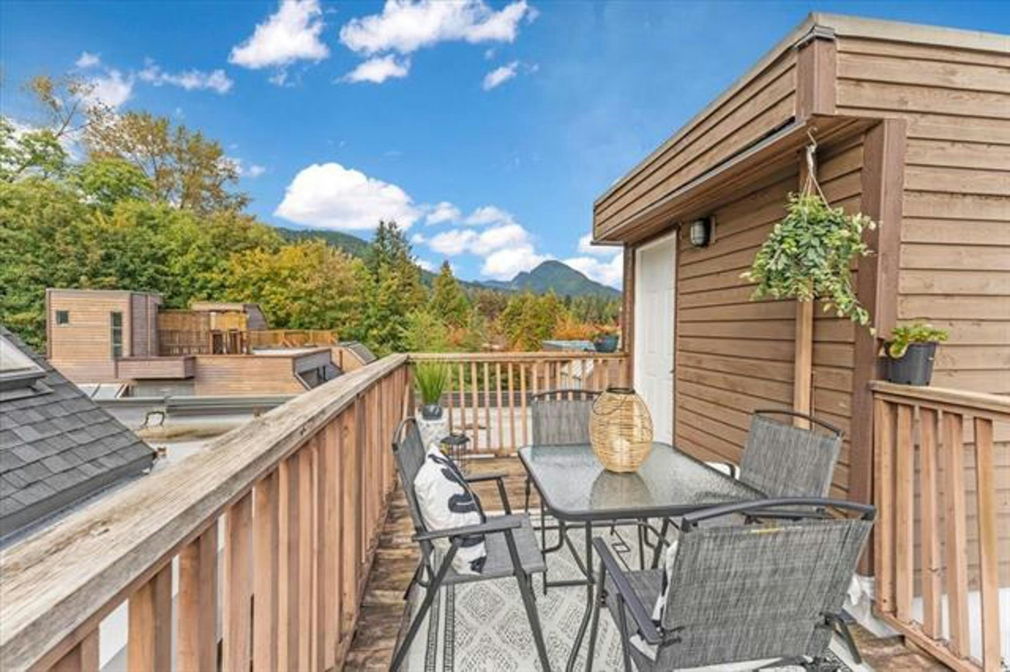 3295 Mountain Highway, North Vancouver, BC, V7K 2H4 - 19