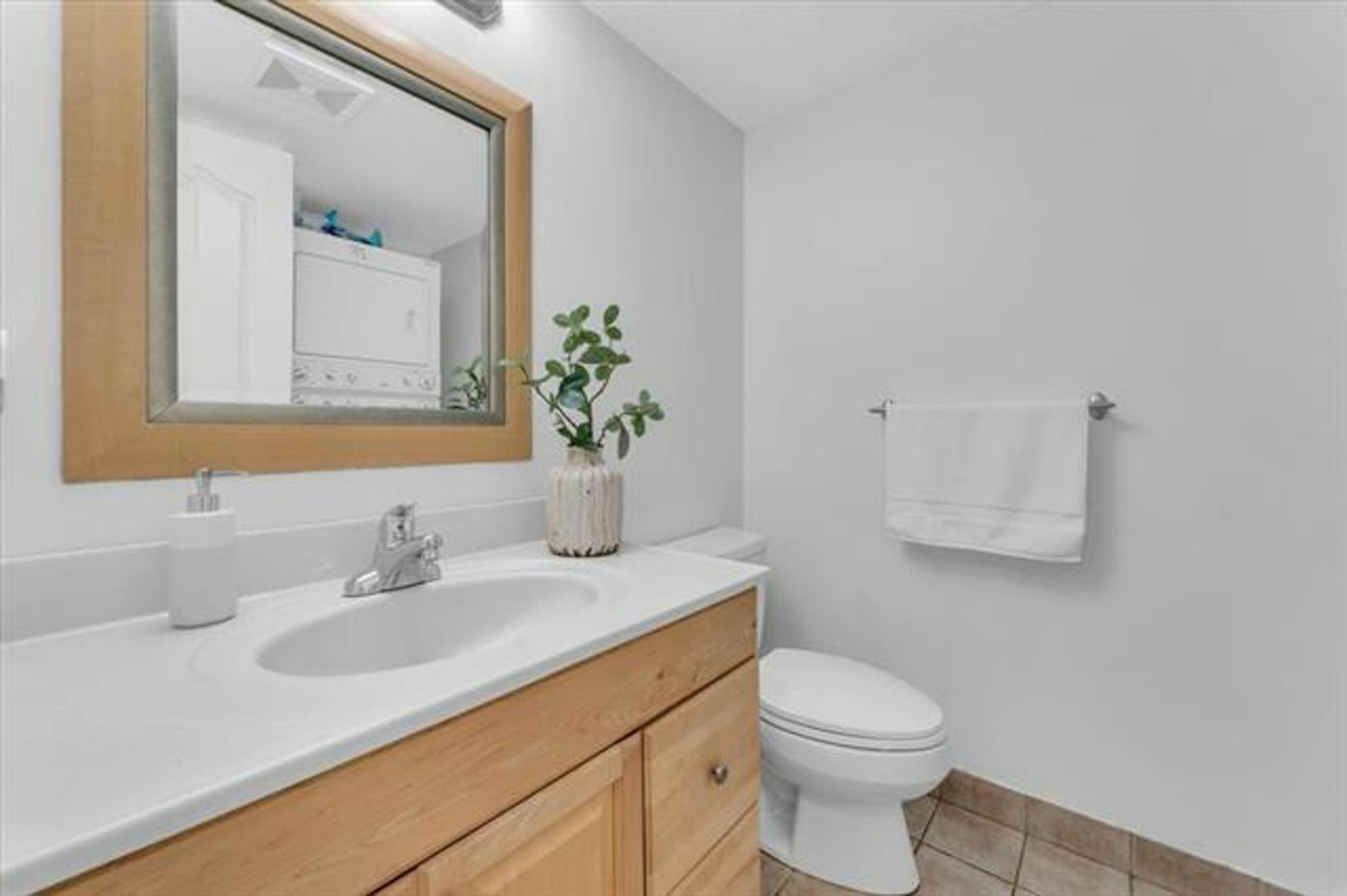 3295 Mountain Highway, North Vancouver, BC, V7K 2H4 - 22