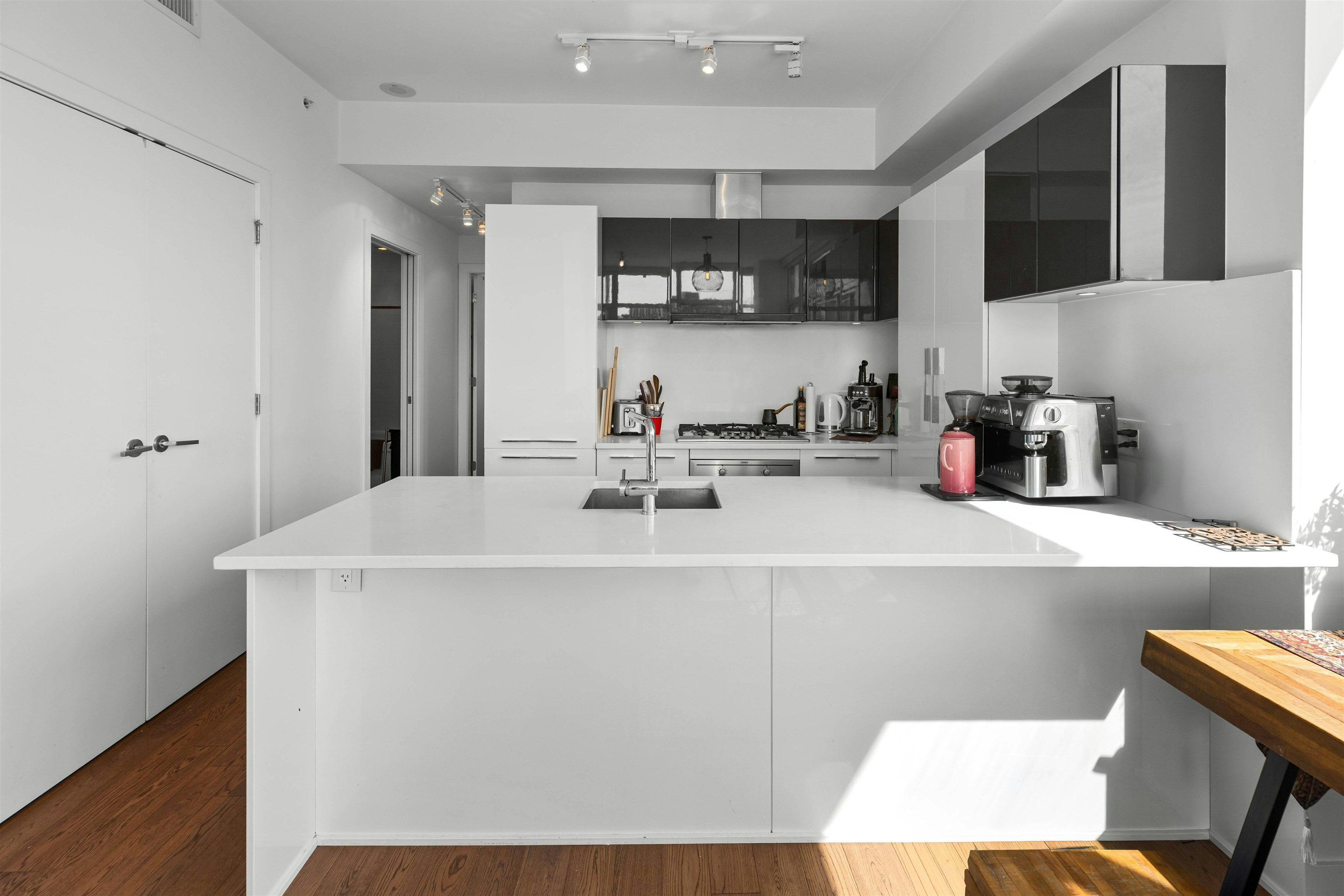 1001-108 E 1st Avenue, Vancouver, BC, V5T 0E4 - 4