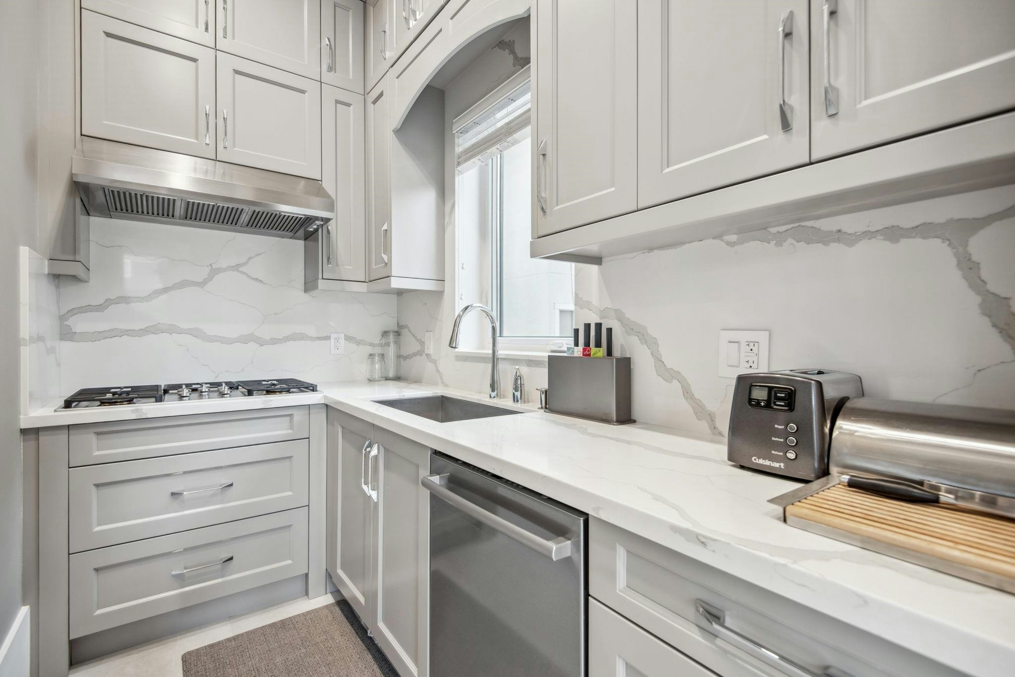 2931 W 39th Avenue, Vancouver, BC, V6N 2Z5 - 8
