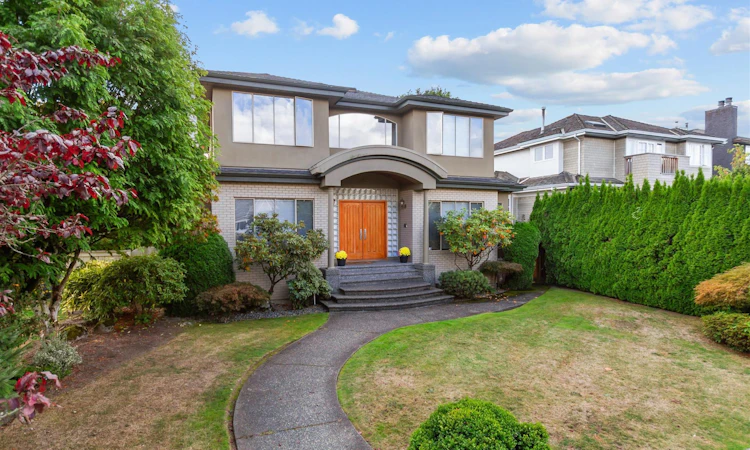 328 W 26th Avenue