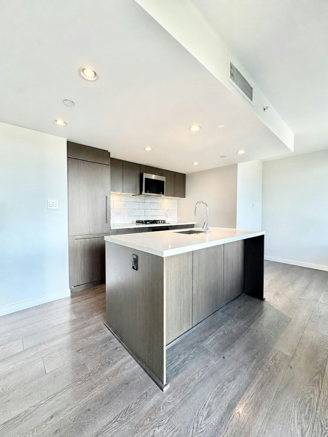 5XX-8189 Cambie Street, Vancouver, BC, V6P 0G6