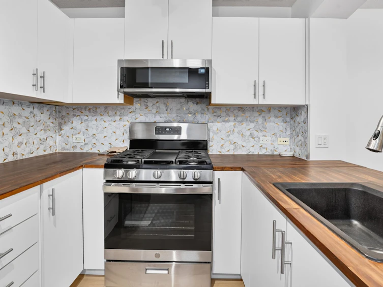 303-2998 Silver Springs Boulevard, Coquitlam, BC, V3E 3R7 - 20