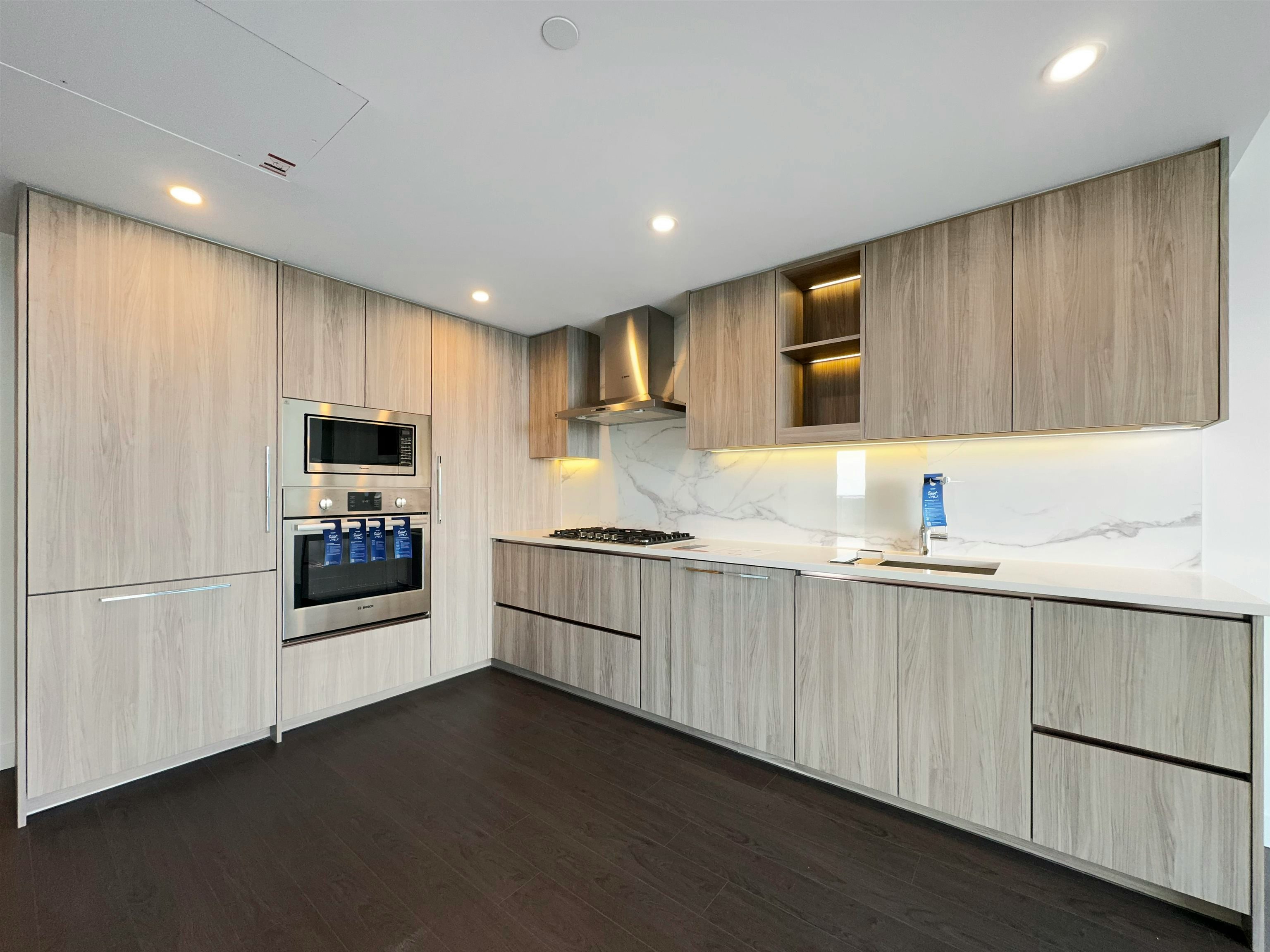 31xx-13778 100 Avenue, Surrey, BC, V3T 0V3