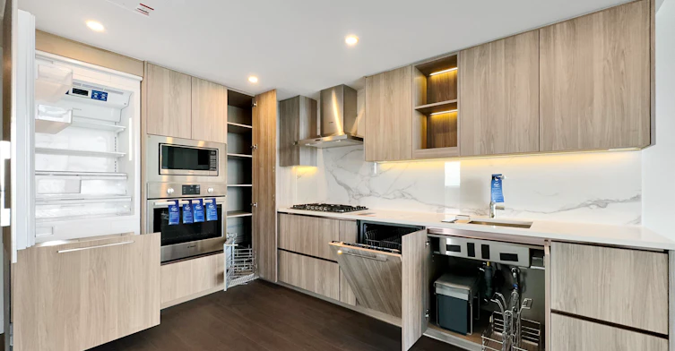 31xx-13778 100 Avenue, Surrey, BC, V3T 0V3 - 2