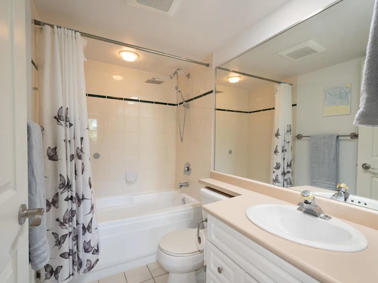 104-3625 Windcrest Drive, North Vancouver, BC, V7G 2S6 - 10