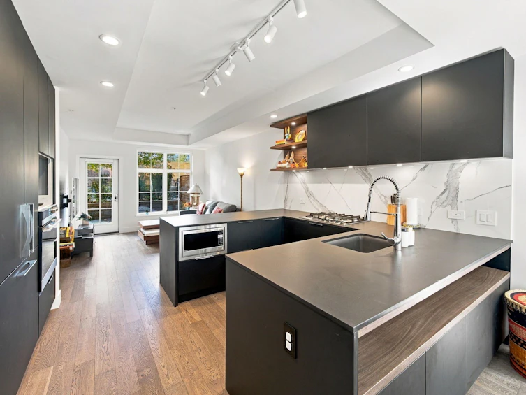 135-2070 Curling Road, North Vancouver, BC, V7P 0C9 - 2