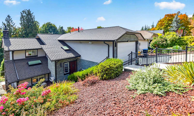 647 Thurston Close