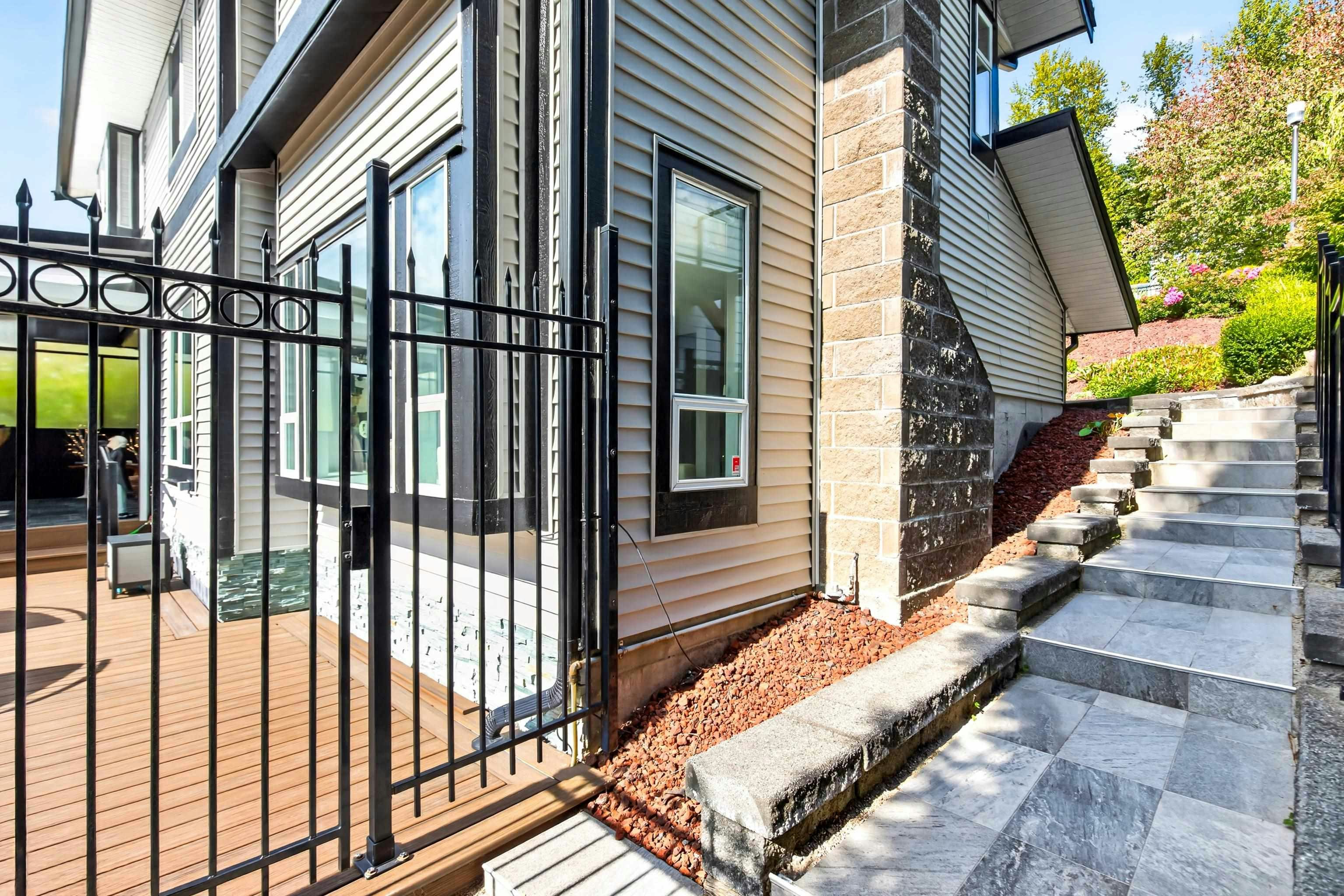 647 Thurston Close, Port Moody, BC, V3H 4J4 - 29