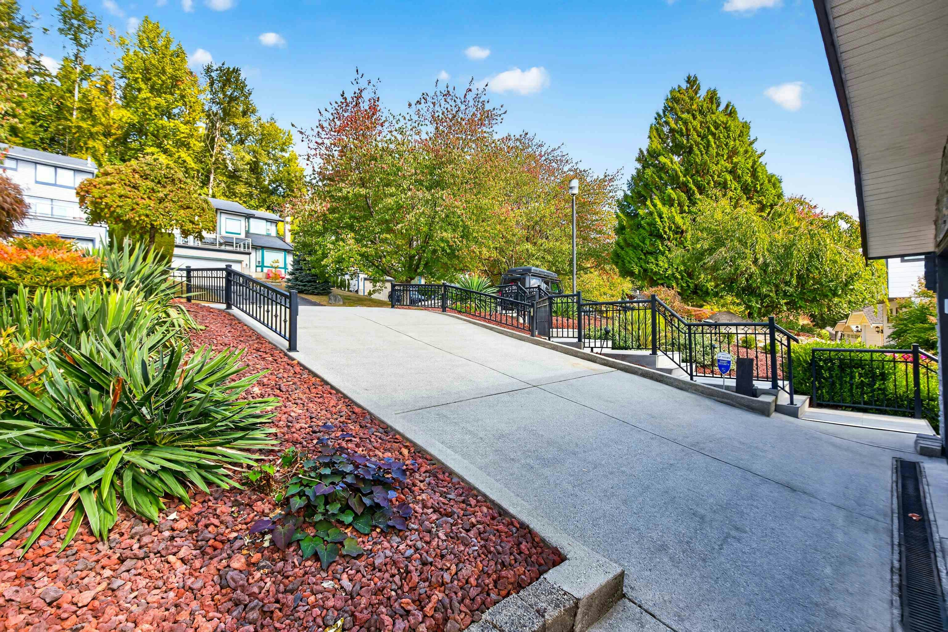 647 Thurston Close, Port Moody, BC, V3H 4J4 - 32