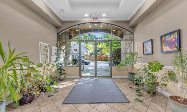 313-5723 Collingwood Street