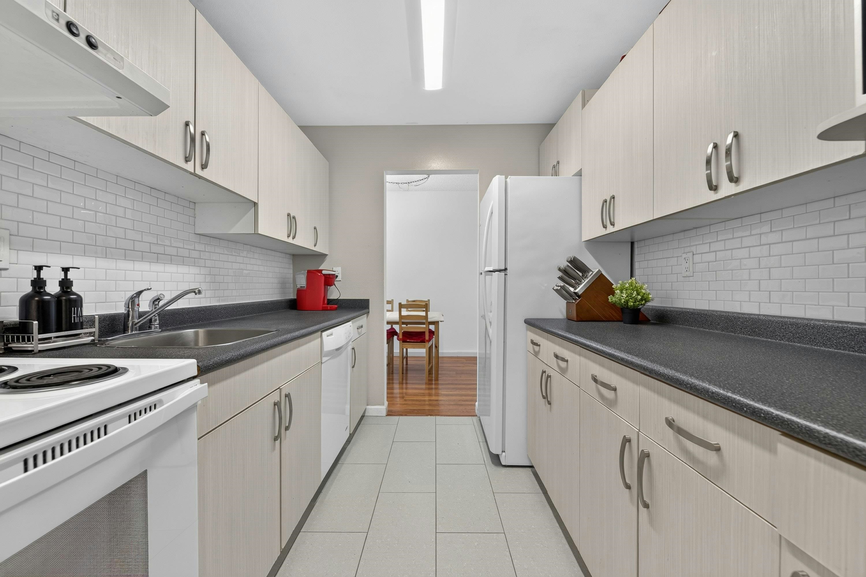 119-3451 Springfield Drive, Richmond, BC, V7E 1Z2 - 11
