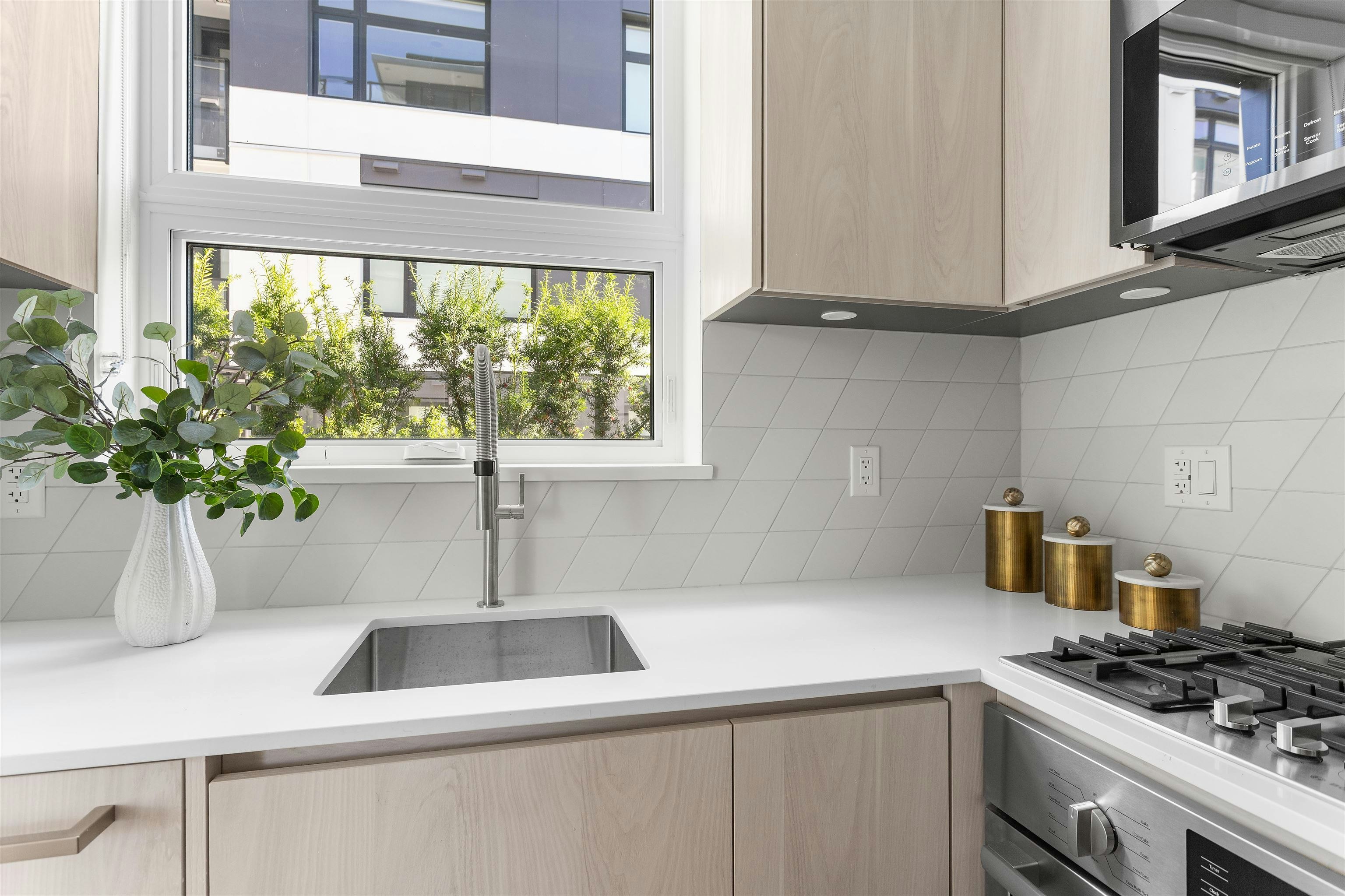 3249 Clive Avenue, Vancouver, BC, V5R 4V3 - 7