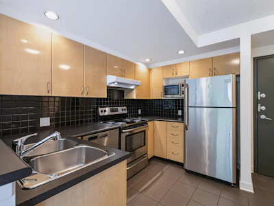 202-1688 Robson Street - 3