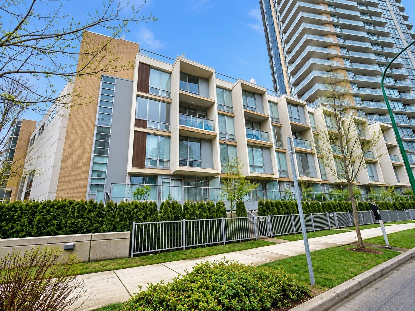 210-4808 Hazel Street, Burnaby, BC, V5H 0A2