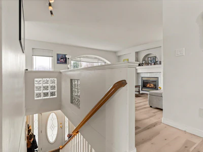 5635 Viewpoint Place - 2