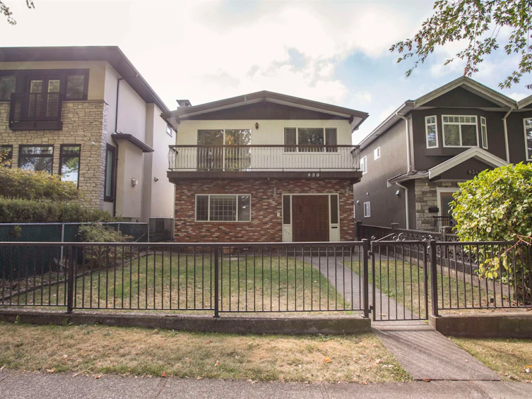 950 E 38th Avenue, Vancouver, BC, V5W 1J3