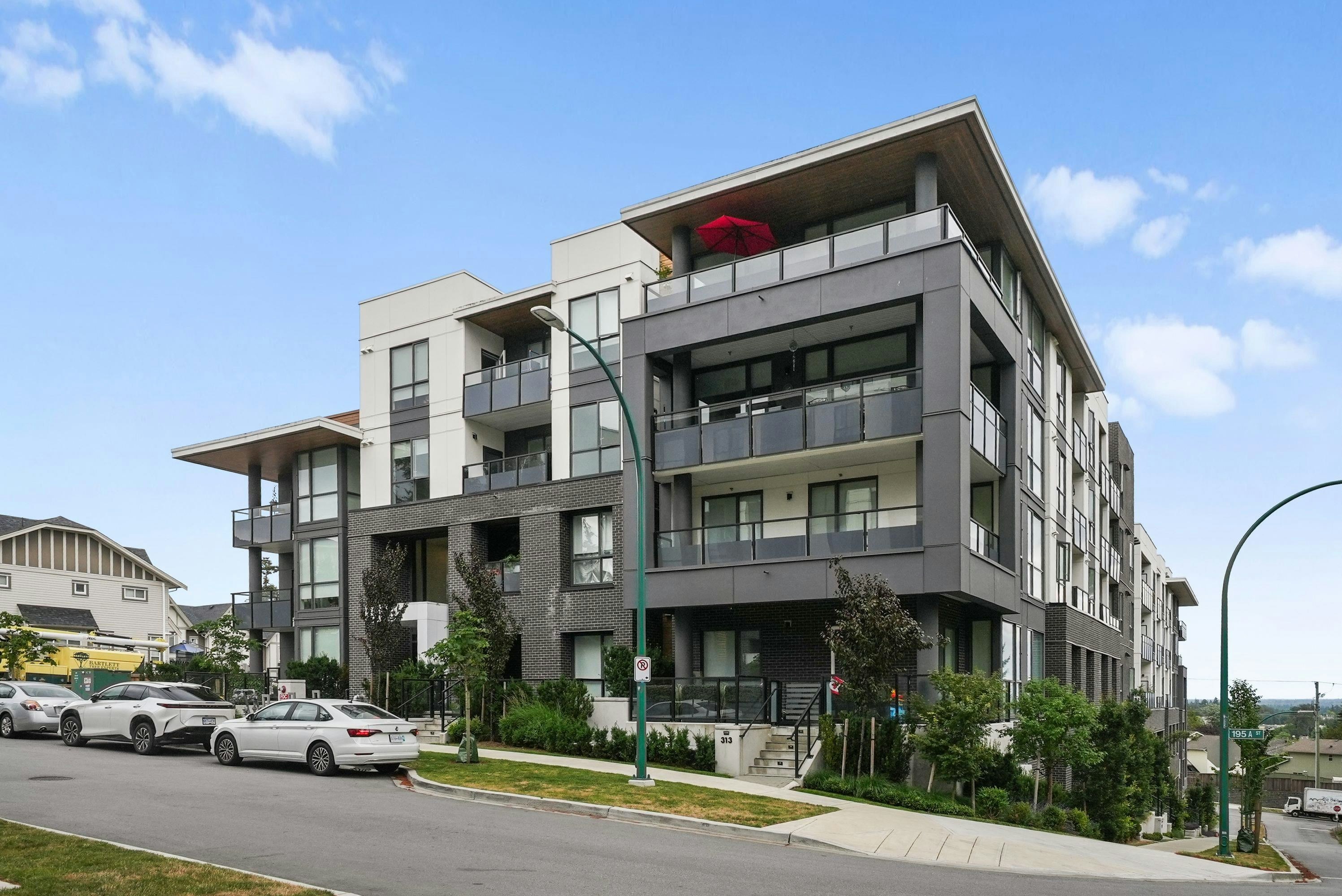 209-19577 65b Street, Surrey, BC, V4N 6Y3