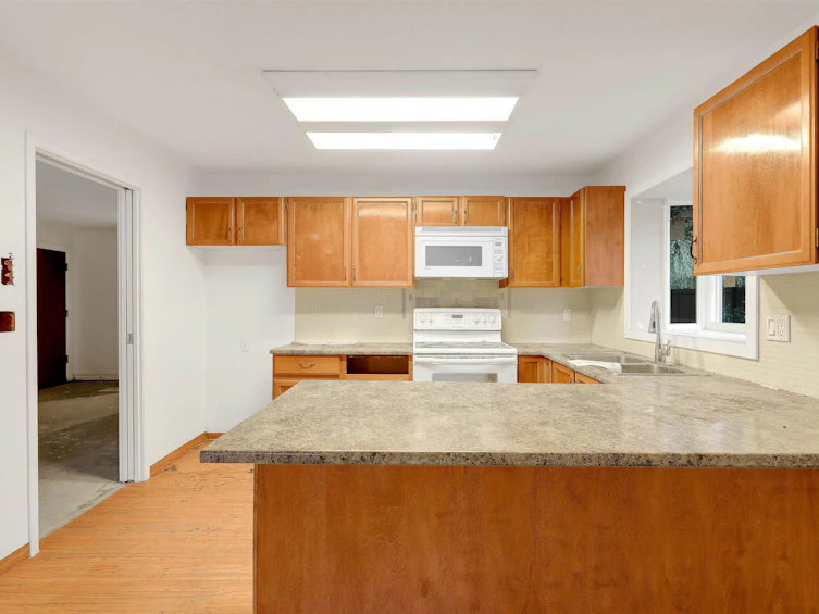 101-13858 102 Avenue, Surrey, BC, V3T 1P1 - 3