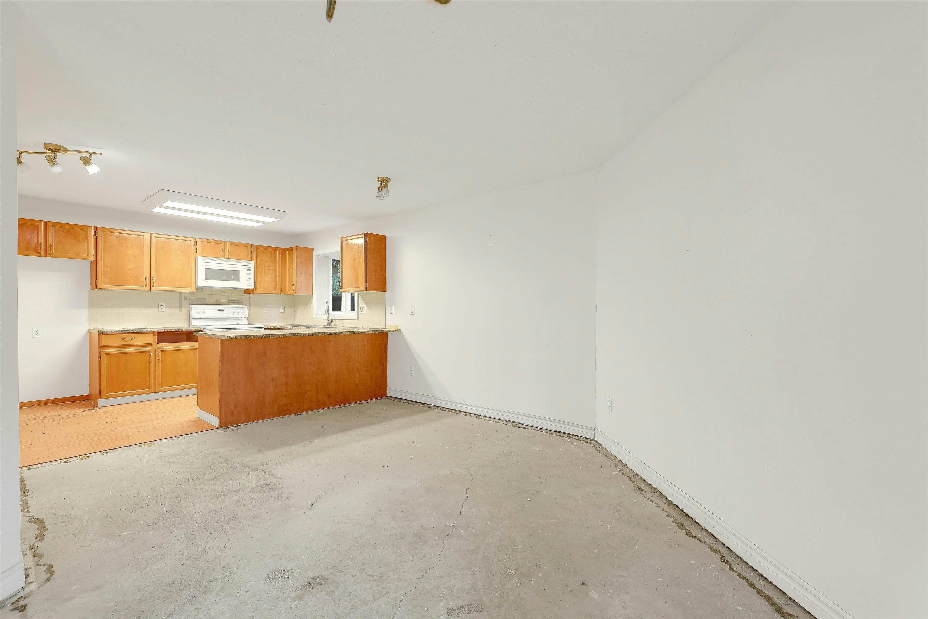 101-13858 102 Avenue, Surrey, BC, V3T 1P1 - 8