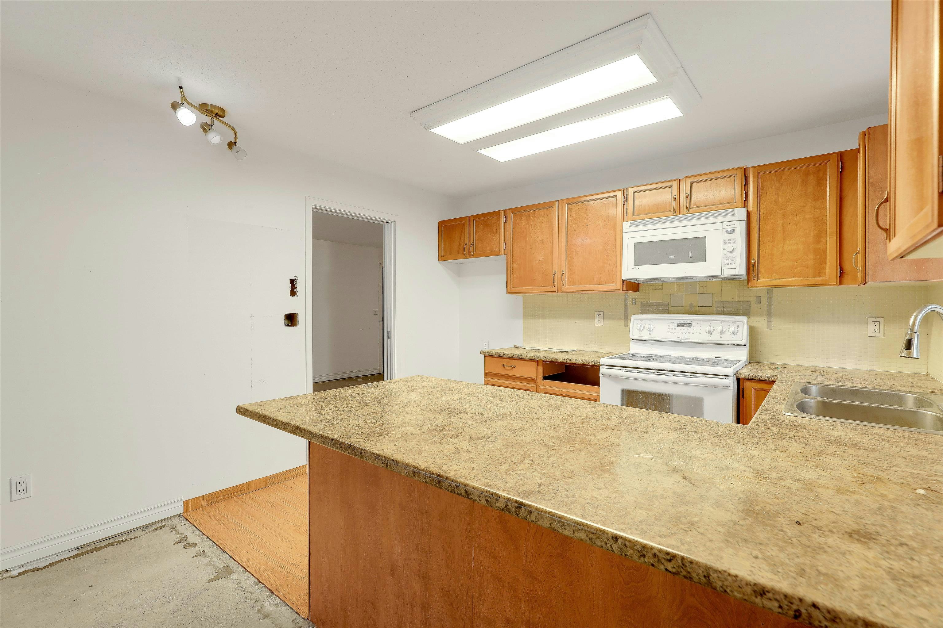 101-13858 102 Avenue, Surrey, BC, V3T 1P1 - 4