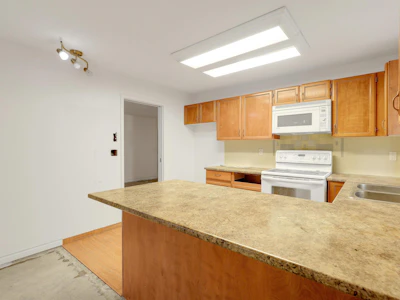101-13858 102 Avenue - 4