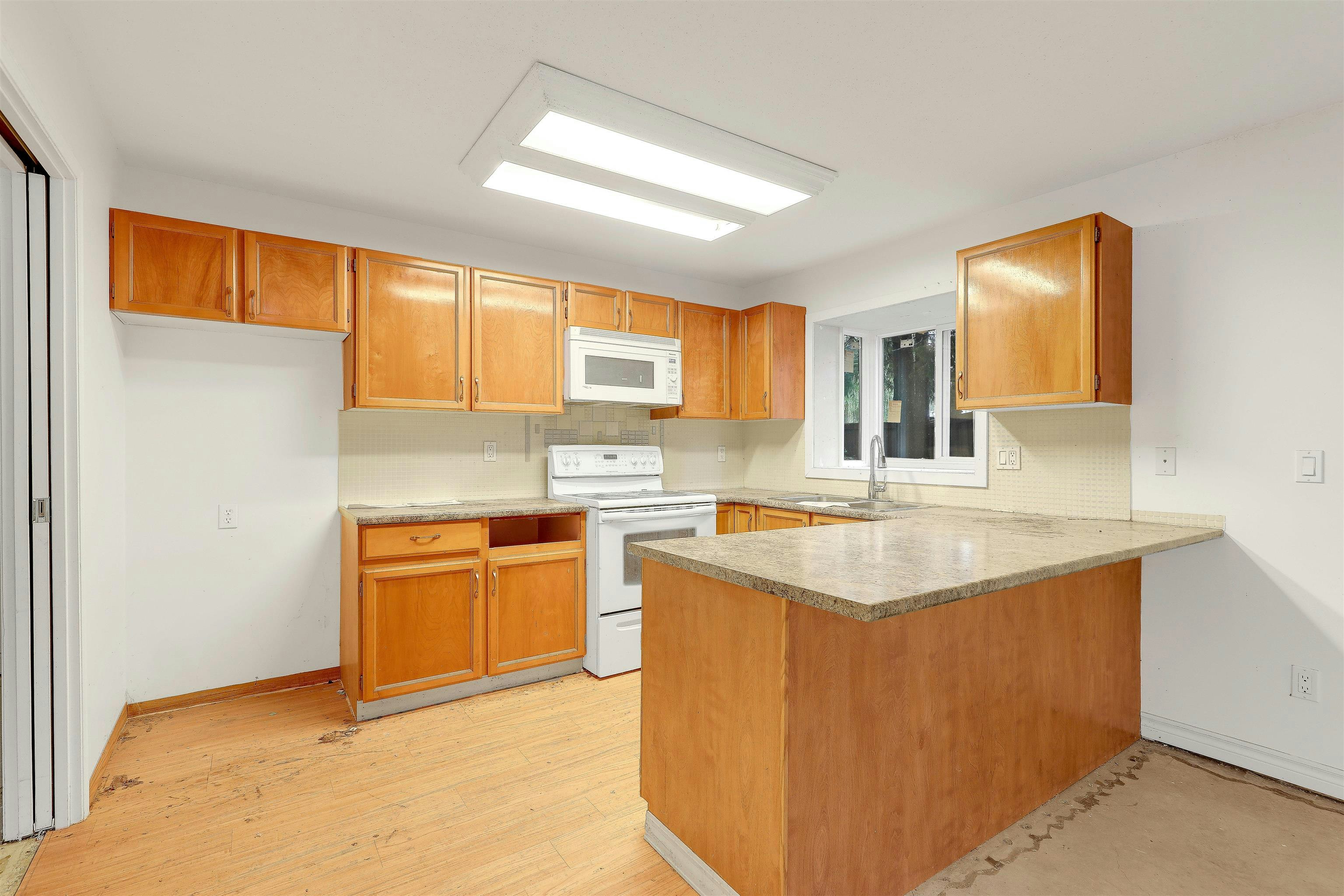 101-13858 102 Avenue, Surrey, BC, V3T 1P1 - 2