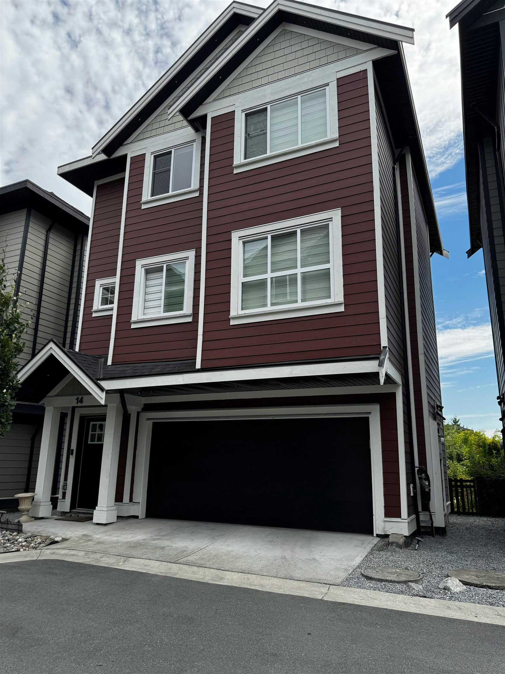 14-608 Ewen Avenue, New Westminster, BC, V3M 0M8