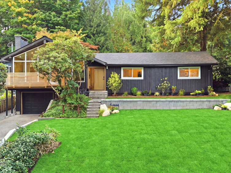 4646 Cove Cliff Road, North Vancouver, BC, V7G 1H6