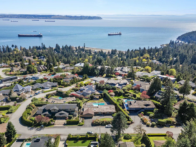 4211 Rockridge Crescent, West Vancouver, BC, V7W 1A9 - 5