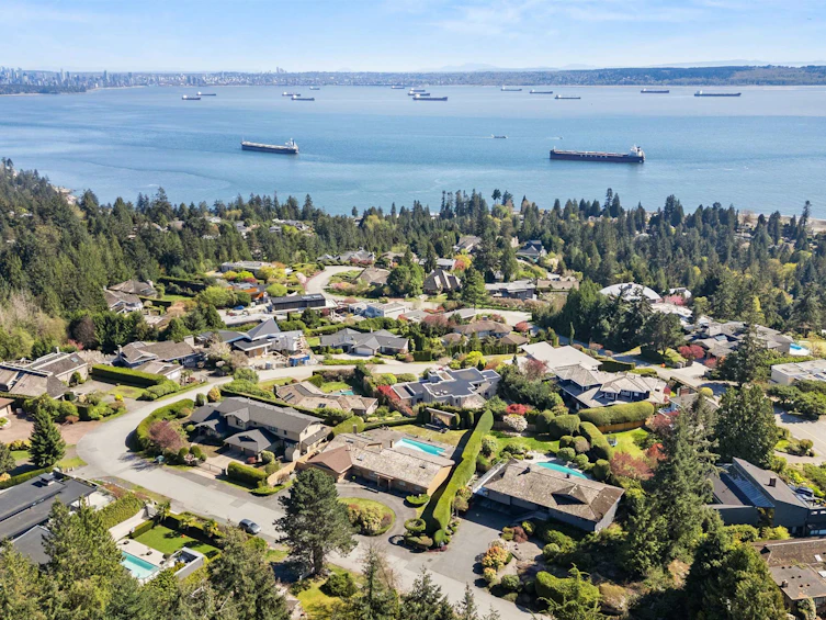 4211 Rockridge Crescent, West Vancouver, BC, V7W 1A9 - 8