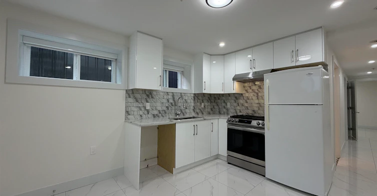2-1052 E 50th Avenue, Vancouver, BC, V5X 1B8