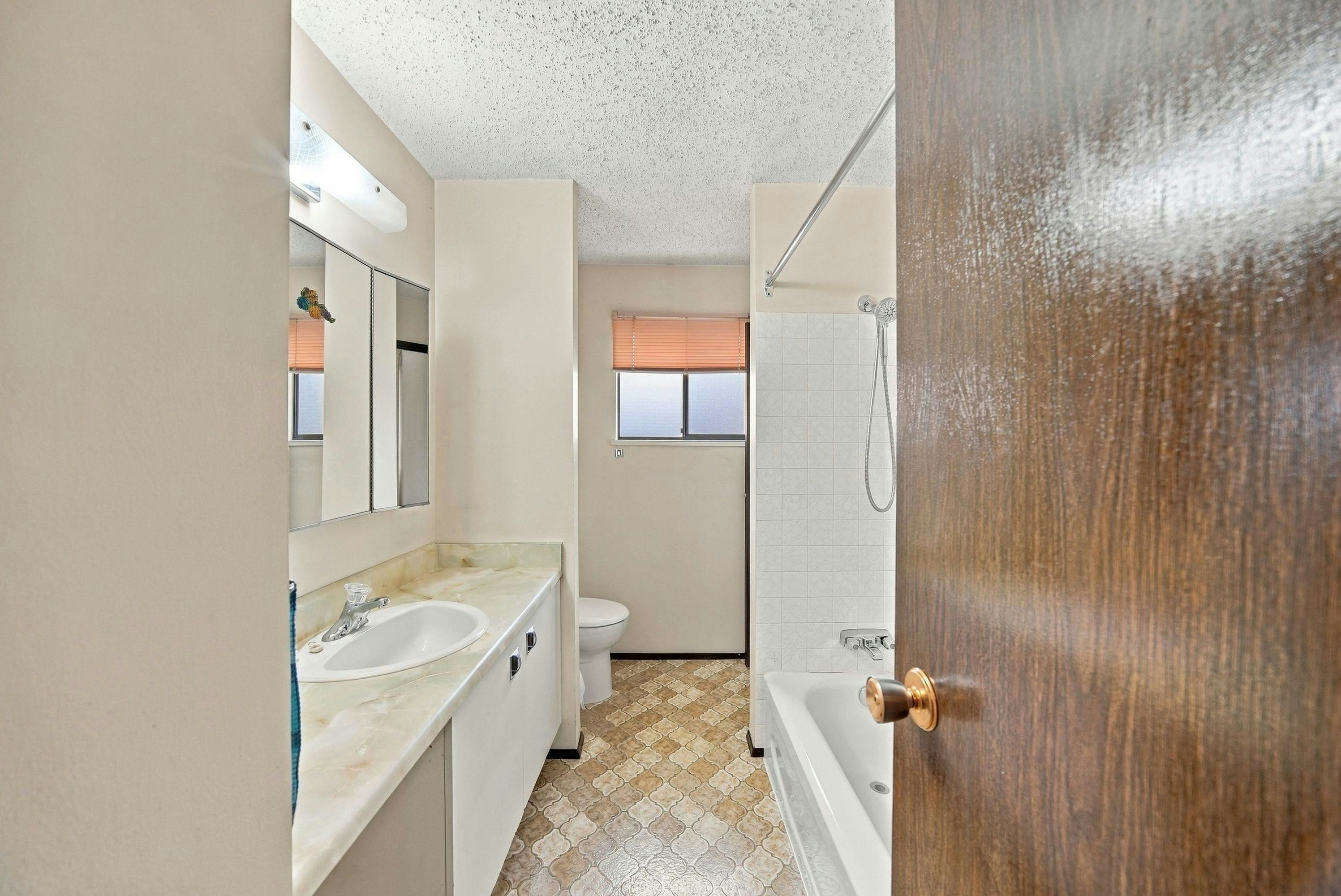 4846 207a Street, Langley, BC, V3A 6V9 - 15