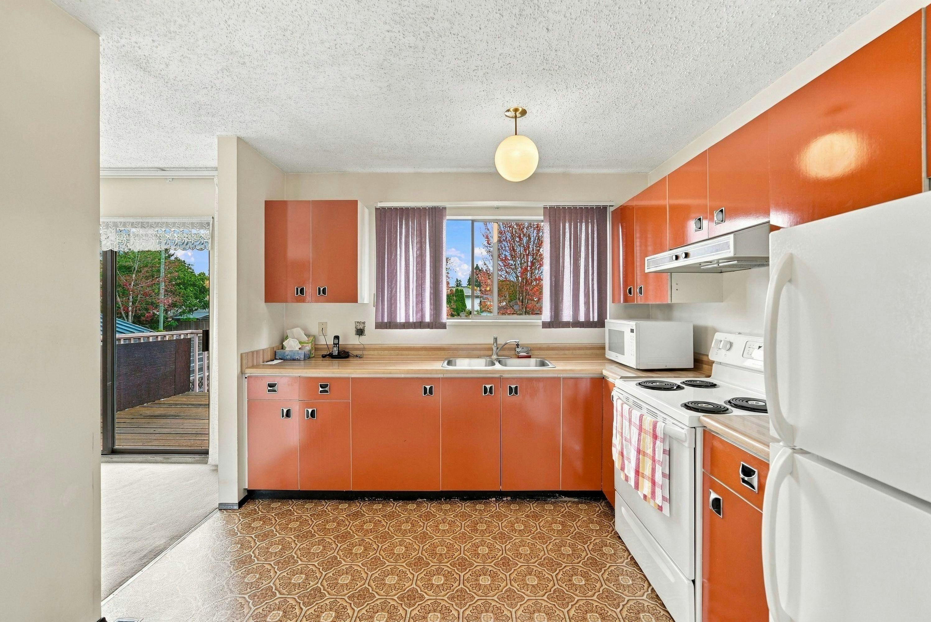 4846 207a Street - 5