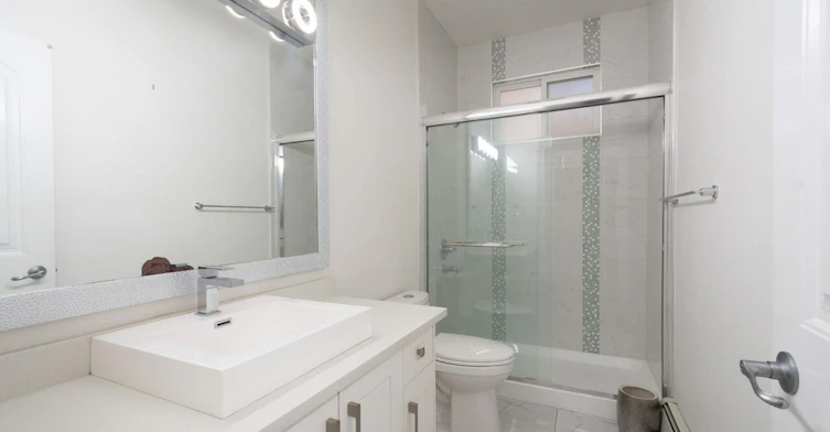 UPPER-14229 114 Avenue, Surrey, BC, V3R 1P2 - 9