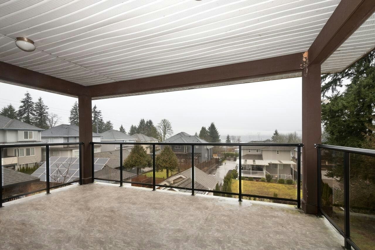 UPPER-14229 114 Avenue, Surrey, BC, V3R 1P2 - 12