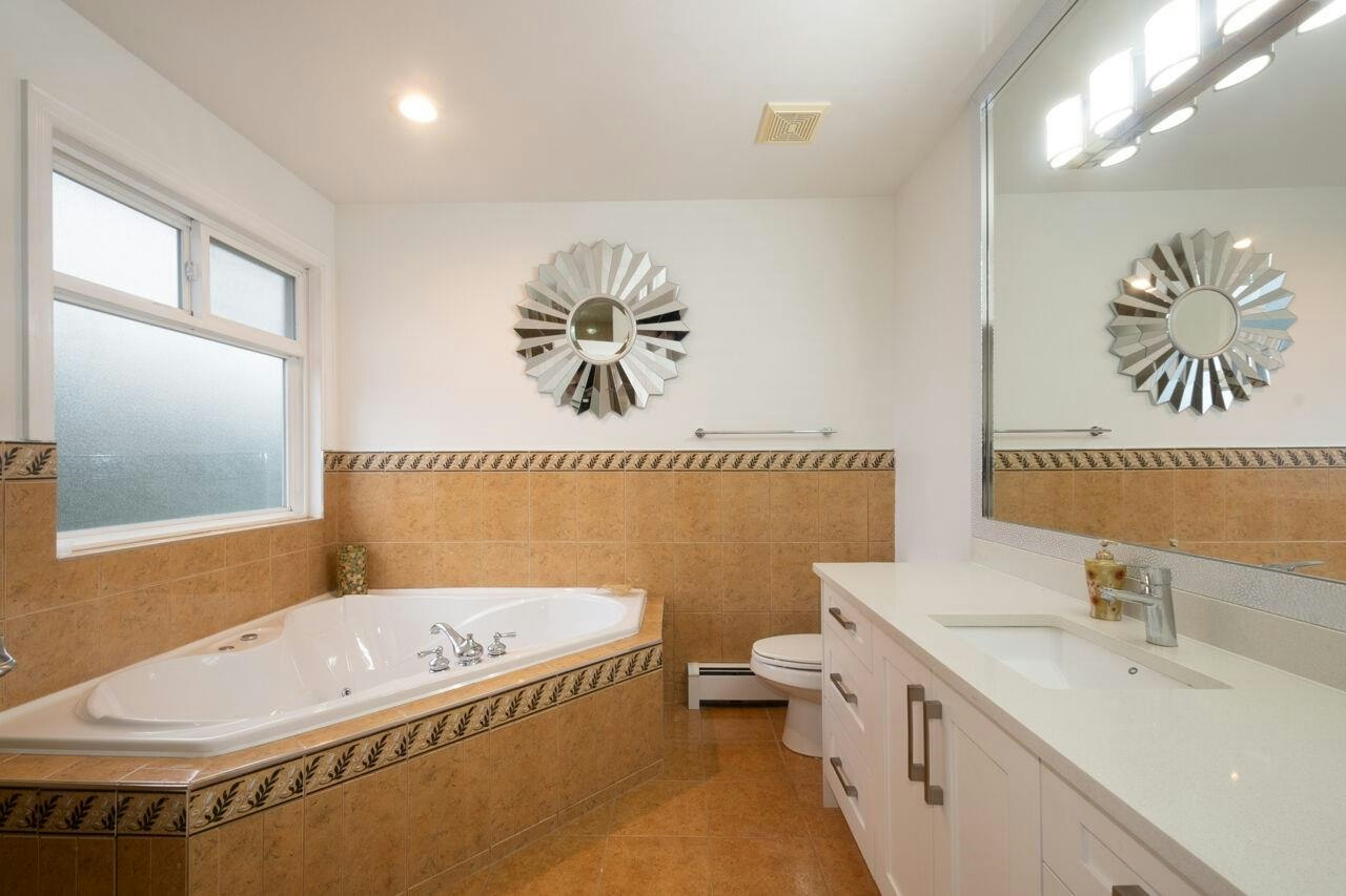 UPPER-14229 114 Avenue, Surrey, BC, V3R 1P2 - 13