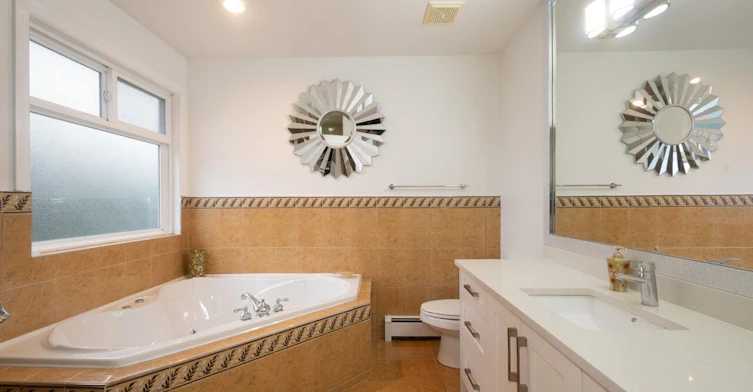 UPPER-14229 114 Avenue, Surrey, BC, V3R 1P2 - 13