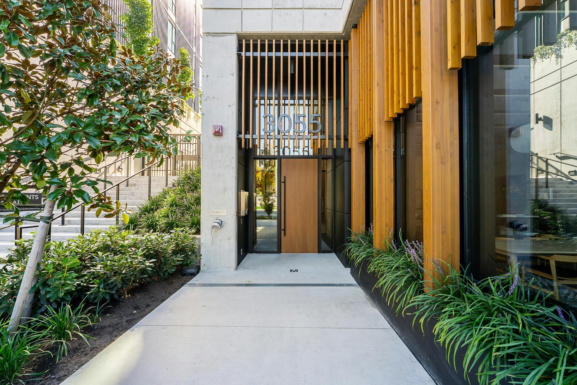 603-3055 Murray Street - 2