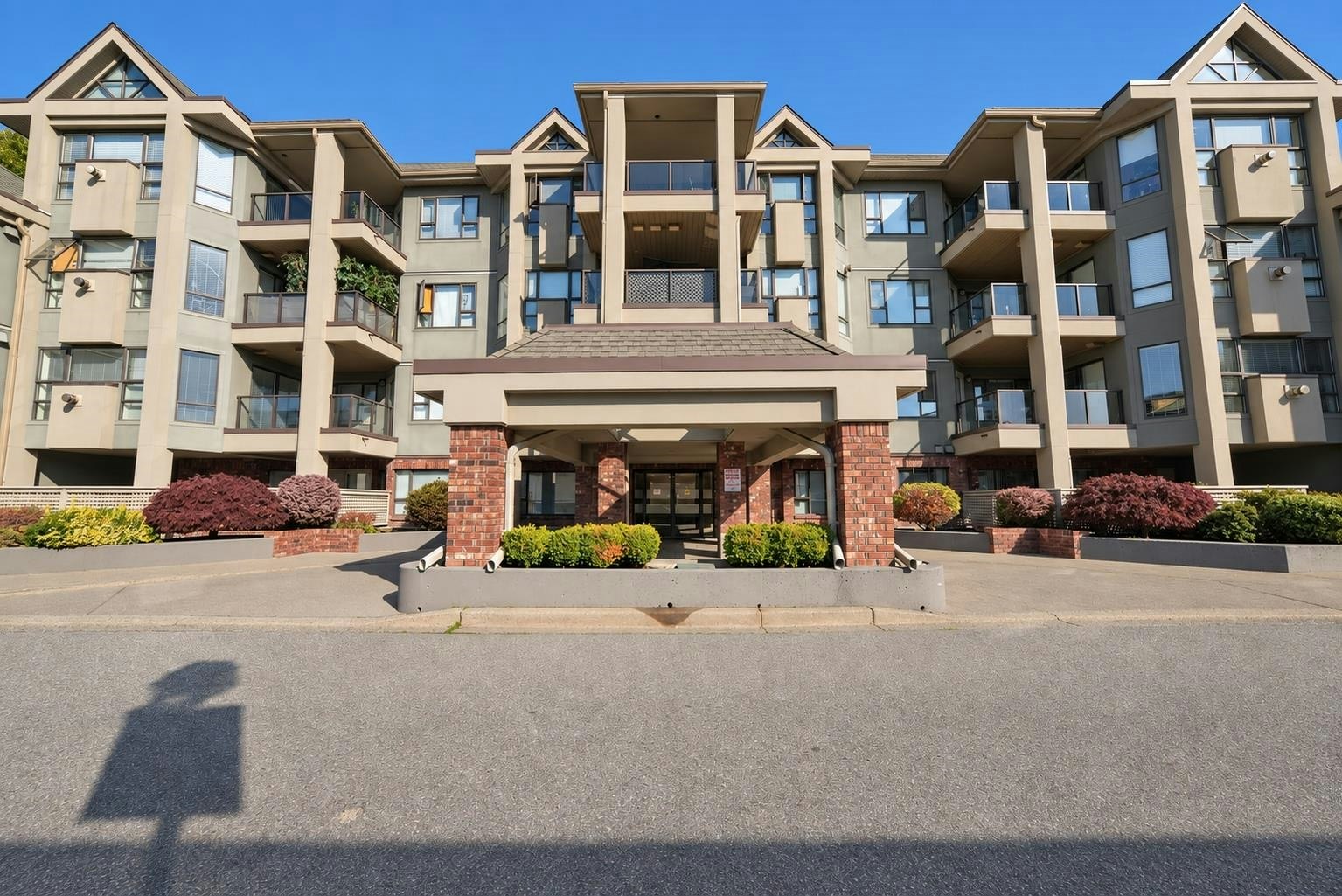 107-15241 18 Avenue, Surrey, BC, V4A 1W9