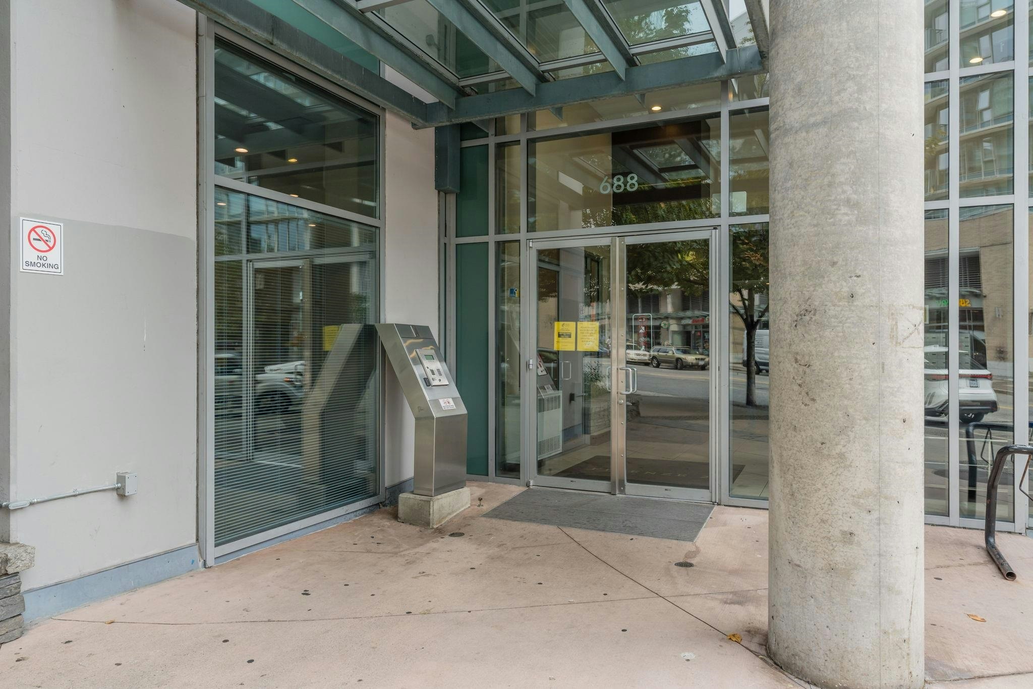 3505-688 Abbott Street - 5