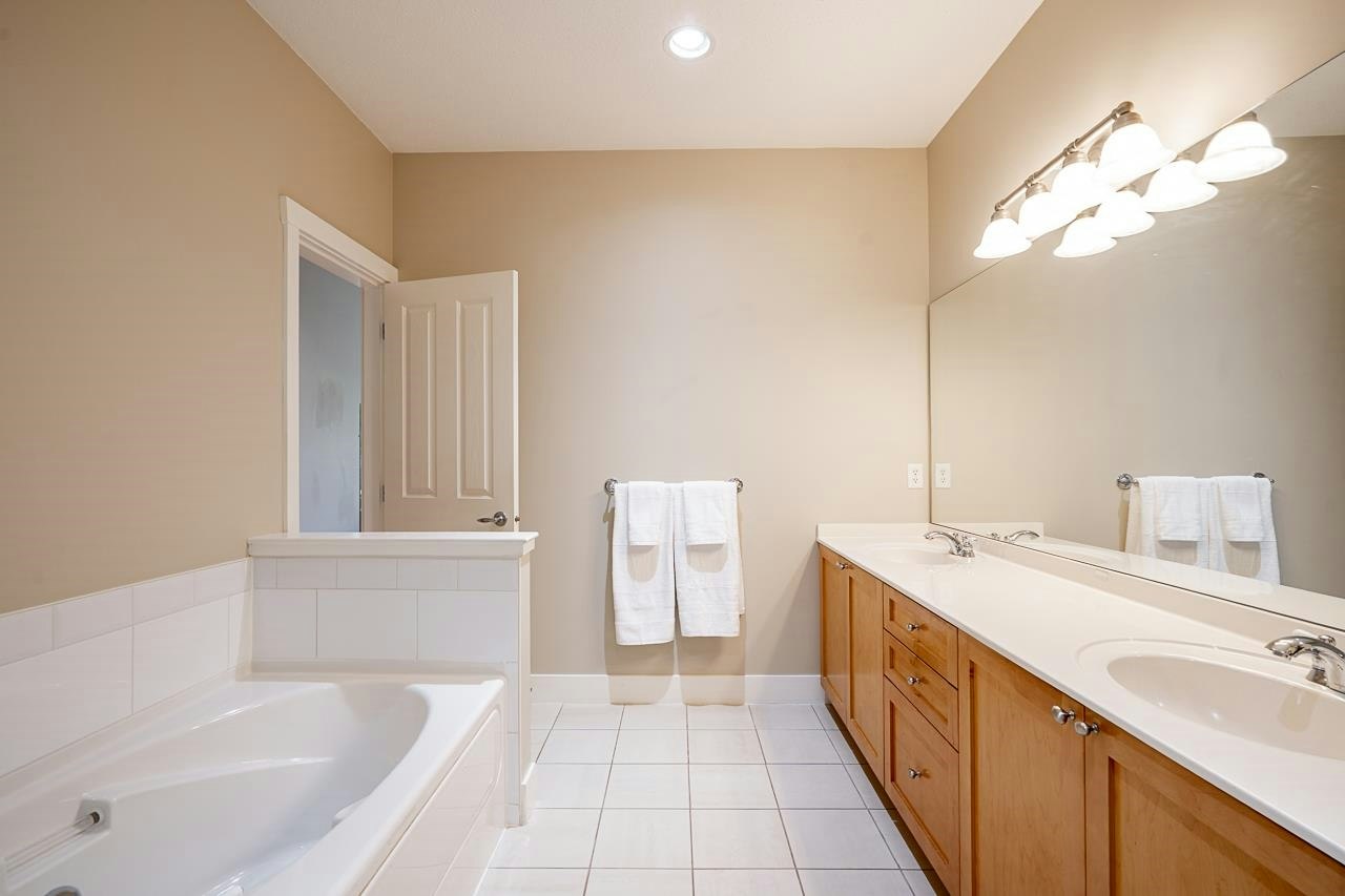 3-15425 Rosemary Heights Crescent, Surrey, BC, V3Z 0S7 - 13