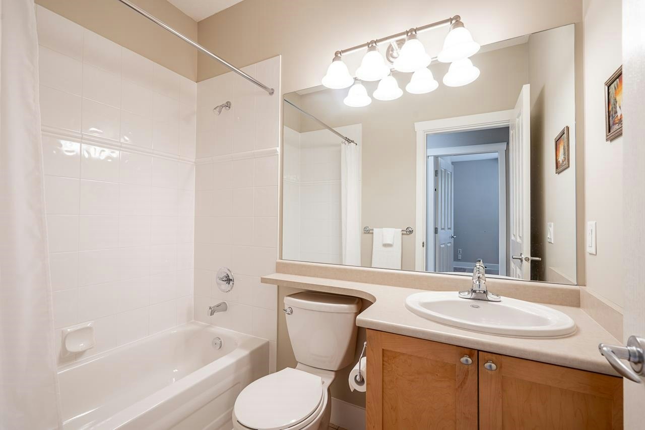 3-15425 Rosemary Heights Crescent, Surrey, BC, V3Z 0S7 - 15