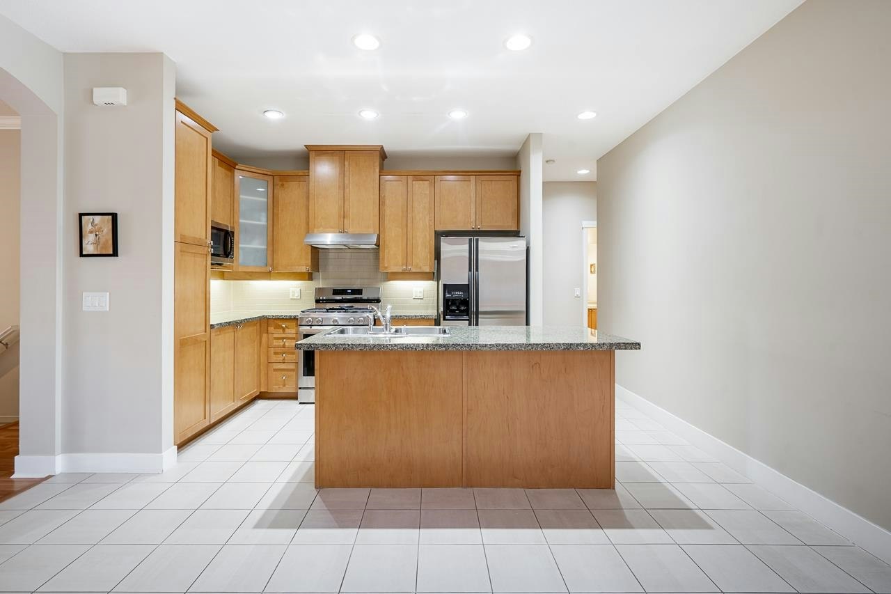 3-15425 Rosemary Heights Crescent - 5
