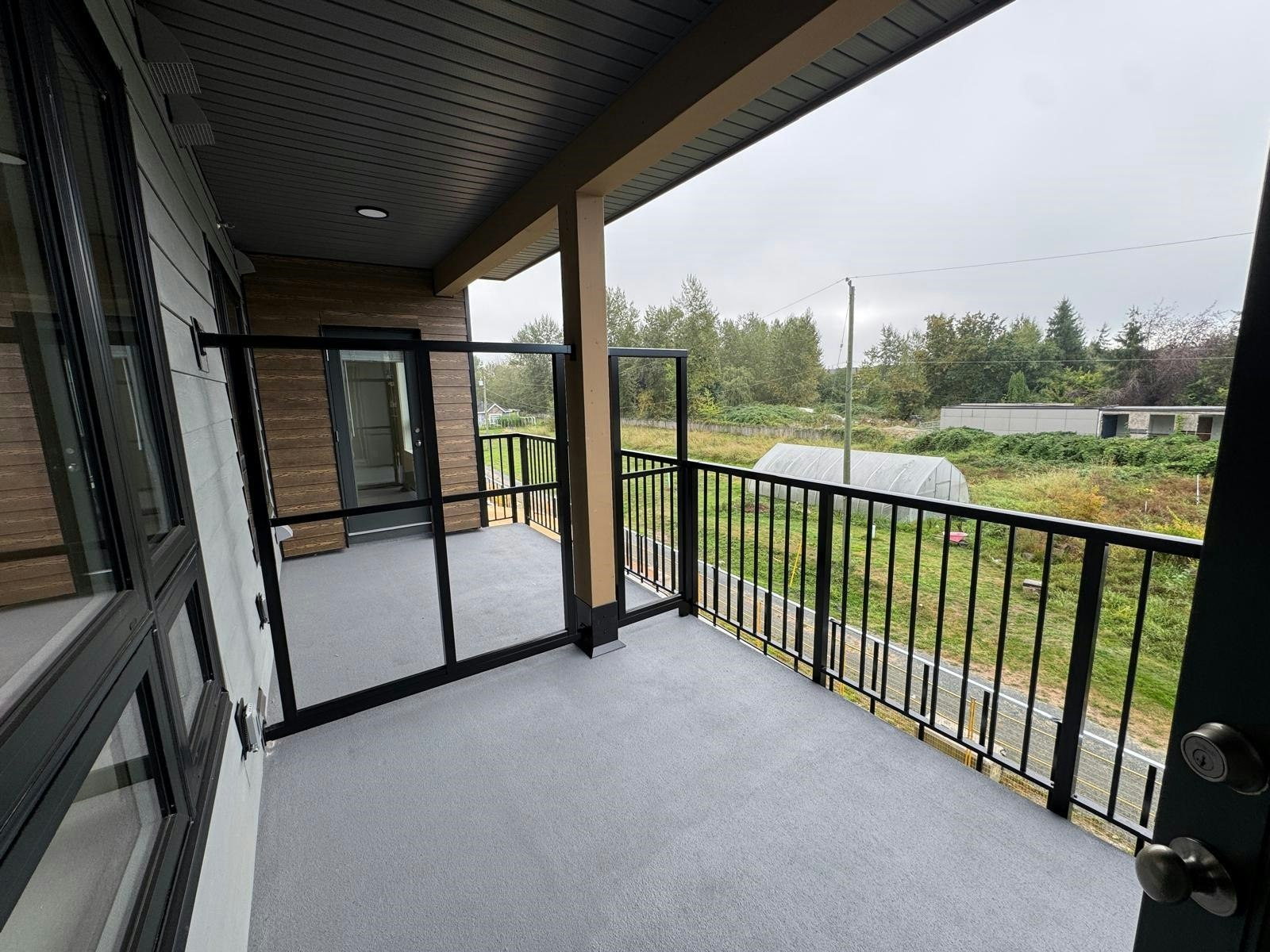 A3xx-8233 20b Street, Abbotsford, BC, V2Y 4M7 - 4