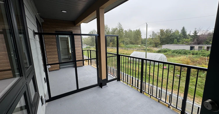A3xx-8233 20b Street, Abbotsford, BC, V2Y 4M7 - 4