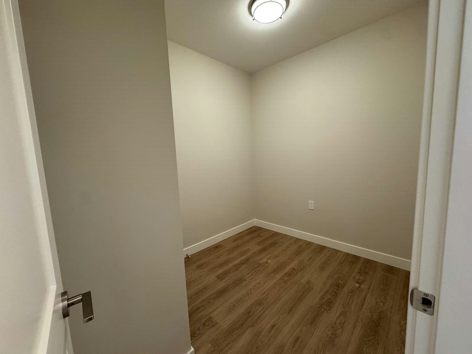 A3xx-8233 20b Street, Abbotsford, BC, V2Y 4M7 - 10